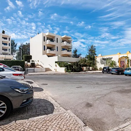 White Studio&terrace