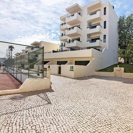 White And Terrace Apartment Albufeira